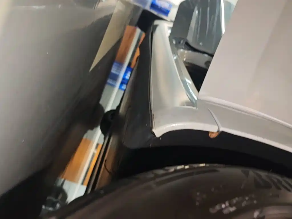 Tesla Model 3 — миниатюра 21
