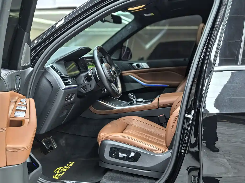 BMW X7 — миниатюра 10