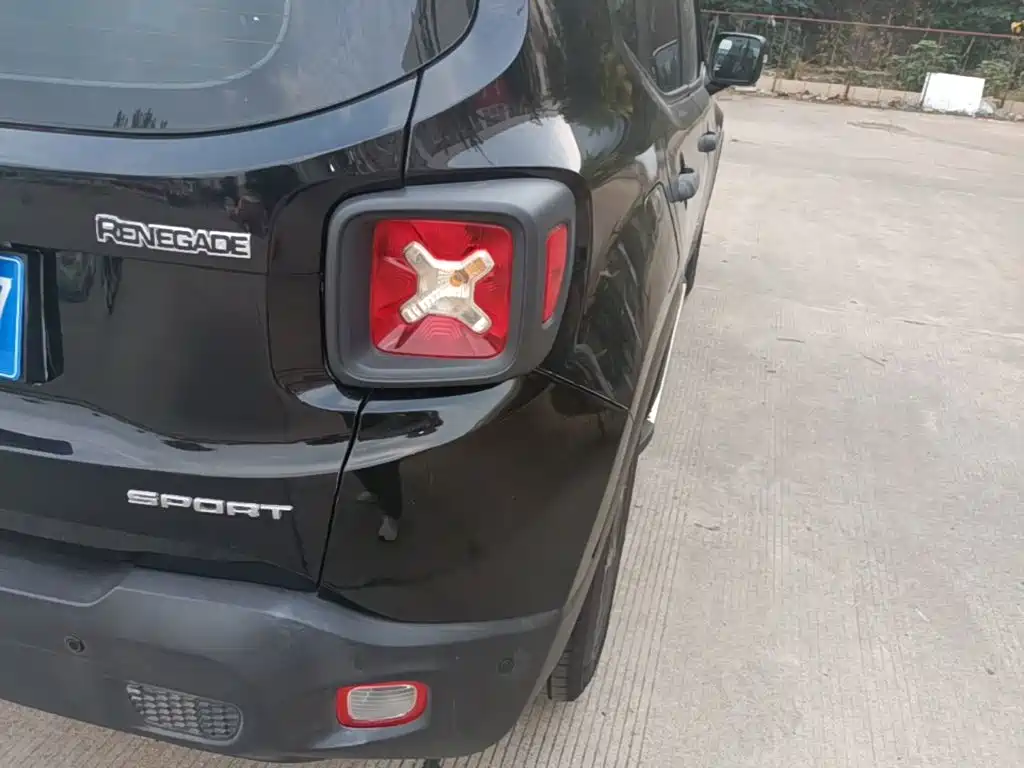 Jeep Renegade — миниатюра 8