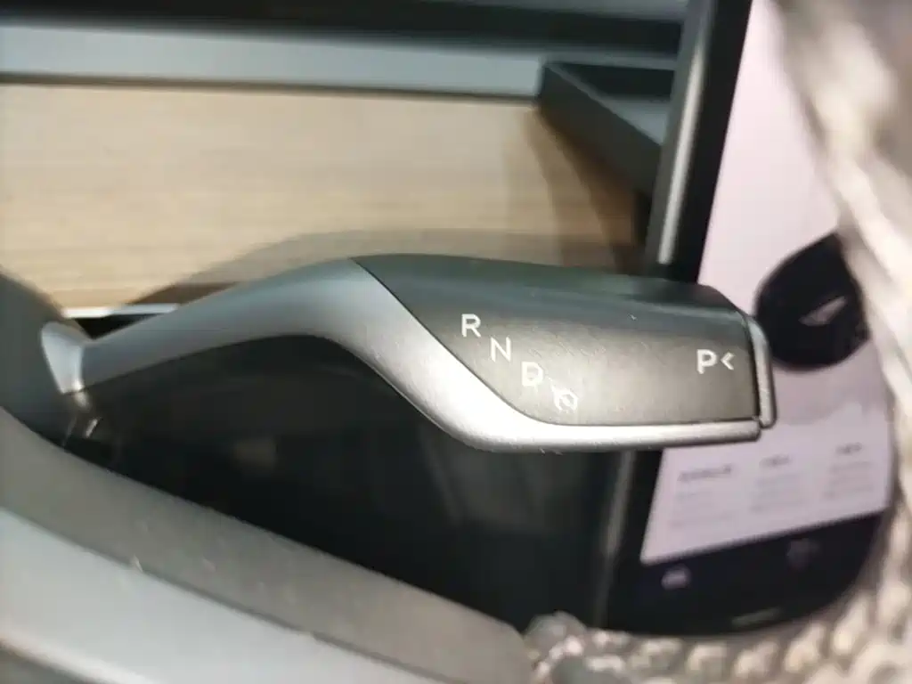Tesla Model 3 — миниатюра 14