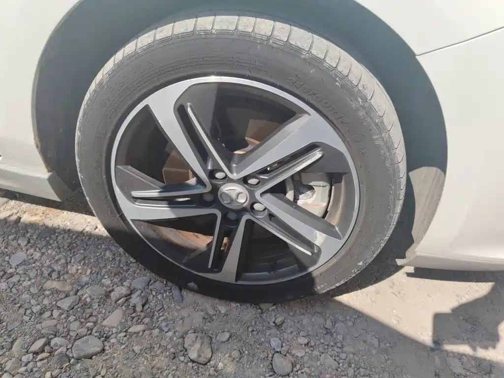 BAIC EU5 — миниатюра 8