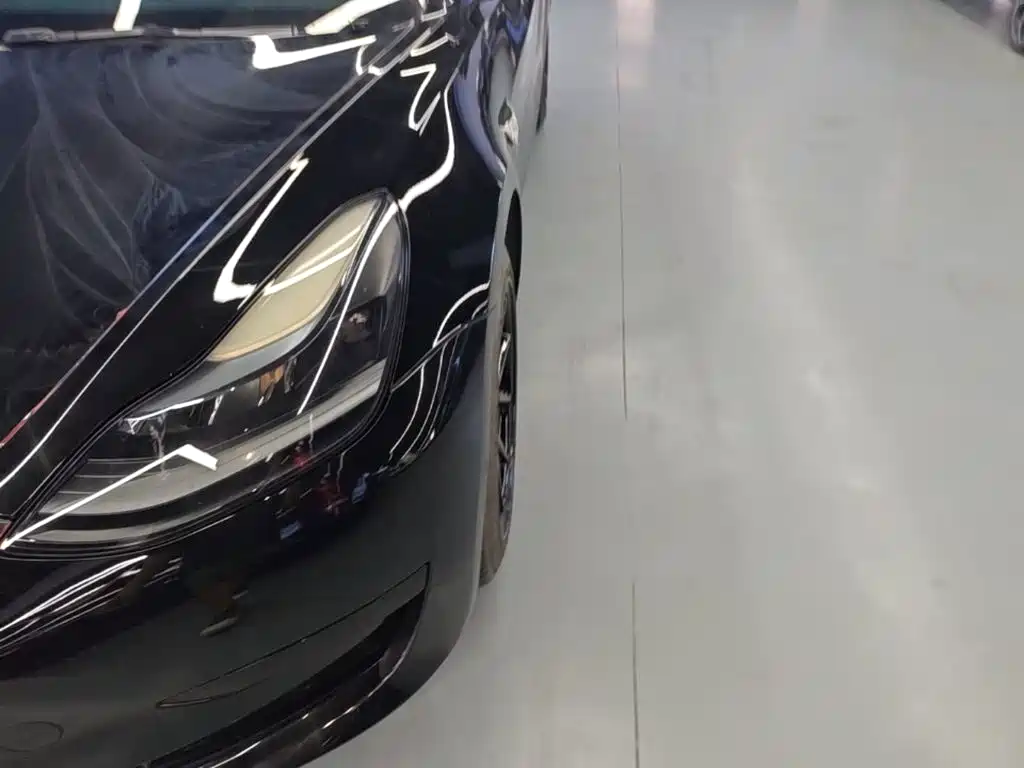 Tesla Model 3 — миниатюра 24