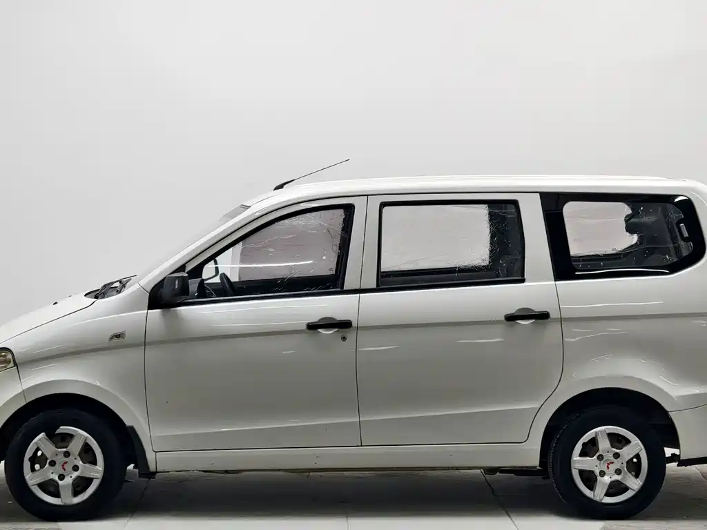 Wuling Hongguang — миниатюра 7