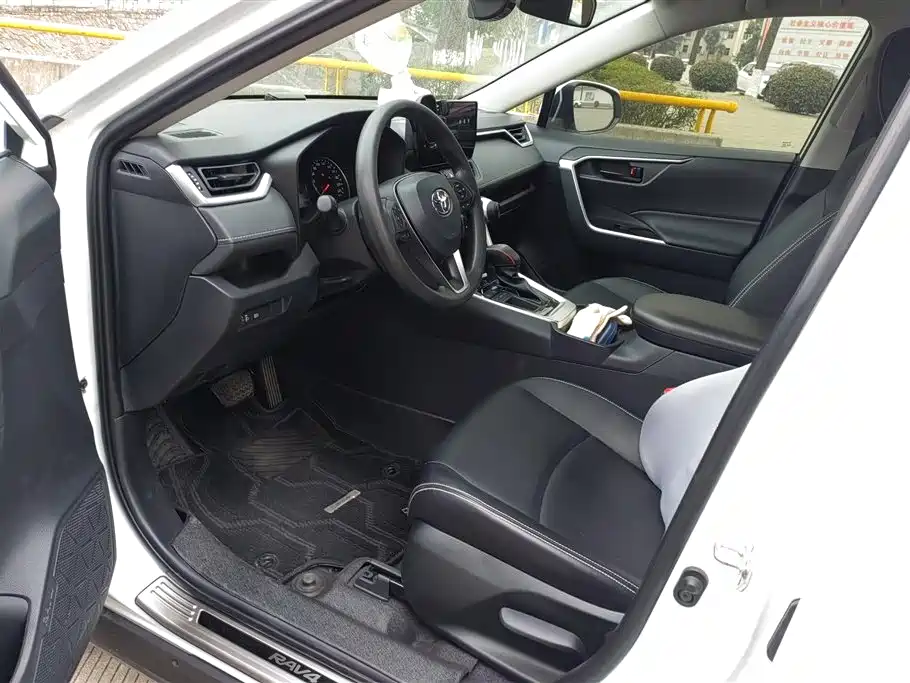 TOYOTA RAV4 RONGFANG