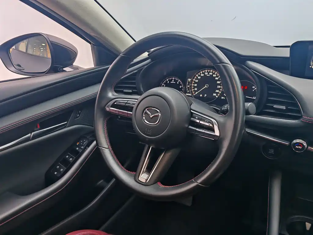Mazda 3 Axela — миниатюра 16