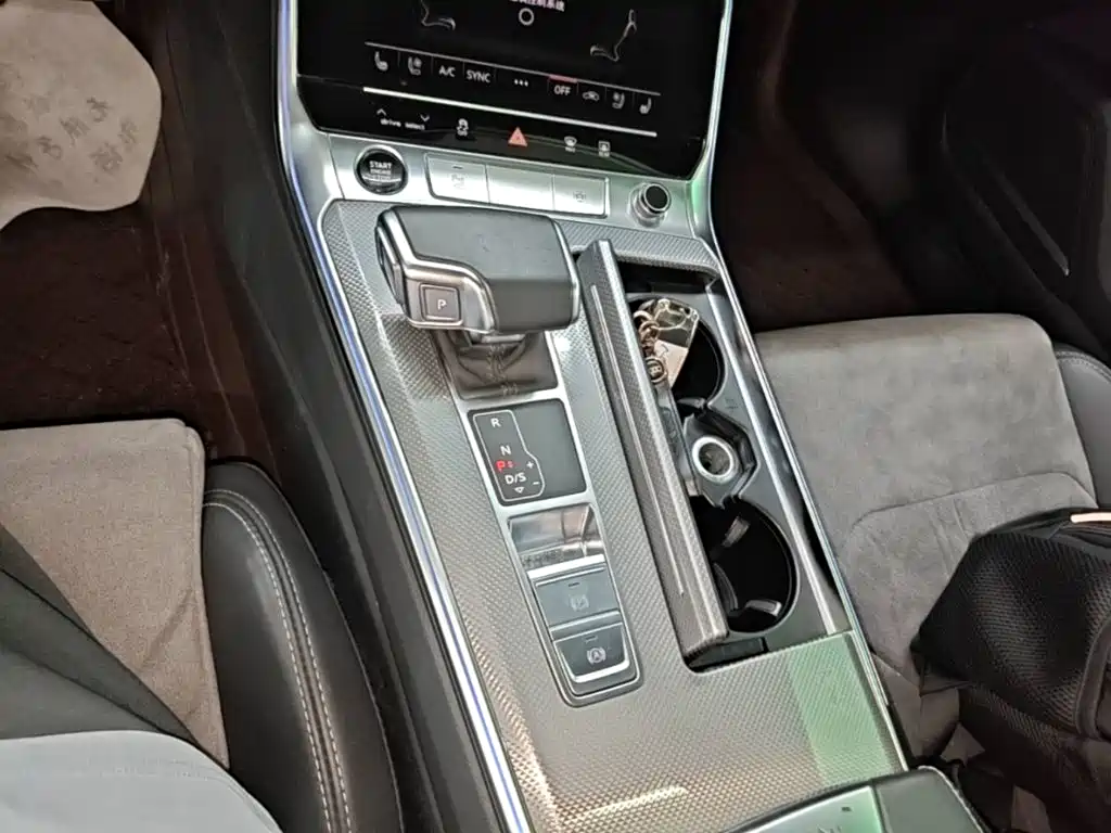 Audi A6L New Energy — миниатюра 14