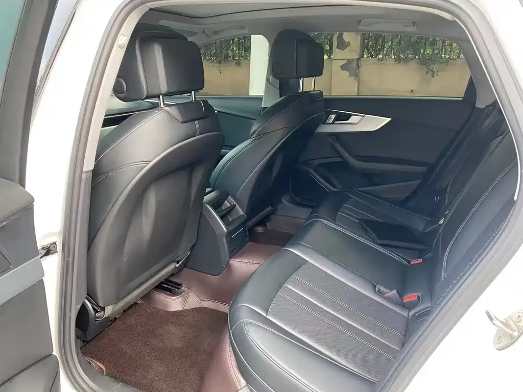Audi A4L — миниатюра 5