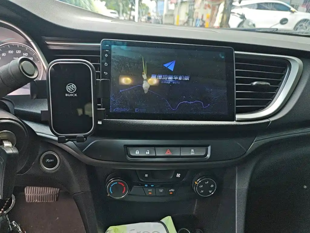 Buick Excelle — миниатюра 9