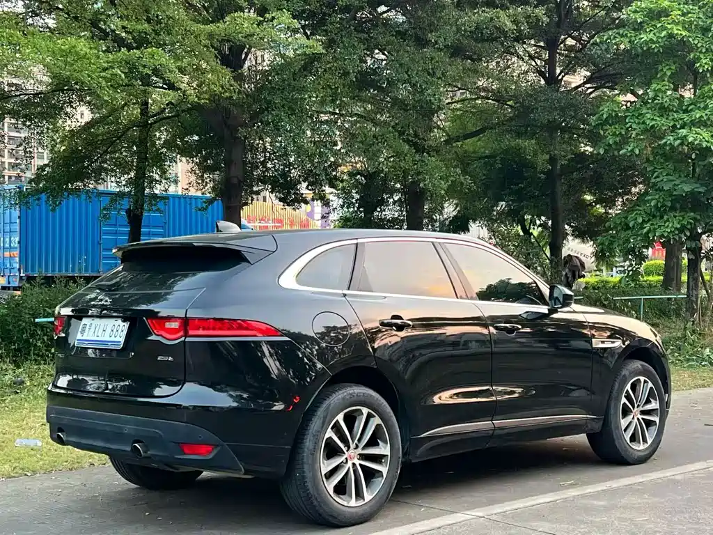 Jaguar F-PACE — миниатюра 7