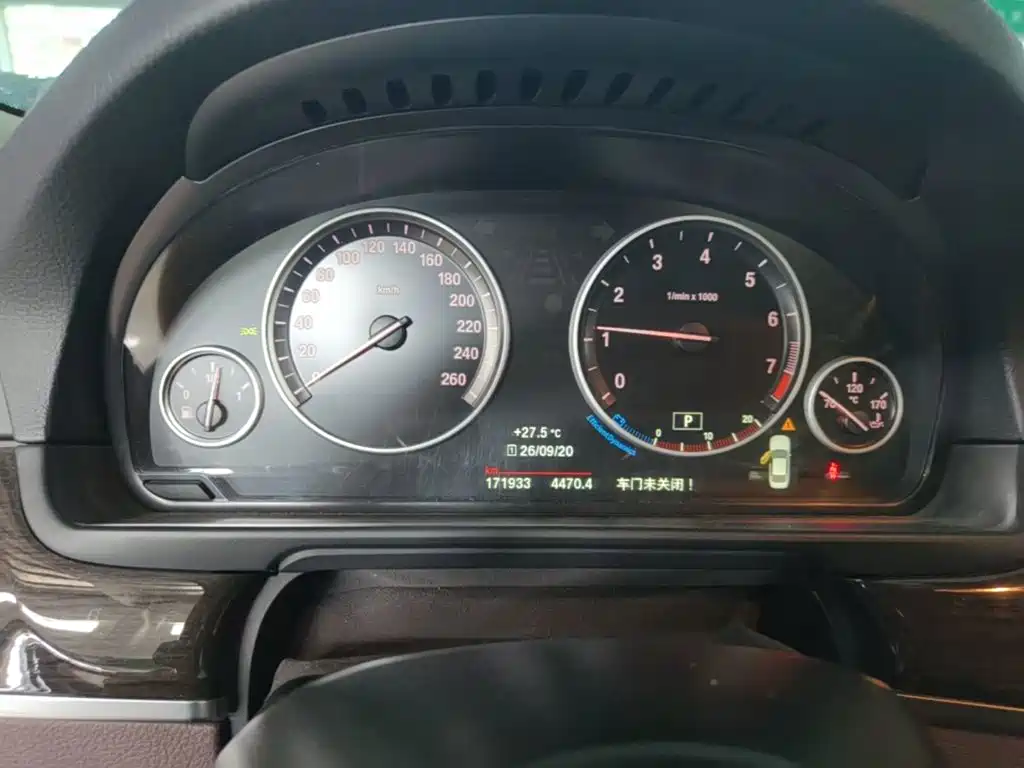 BMW 5 Series — миниатюра 12