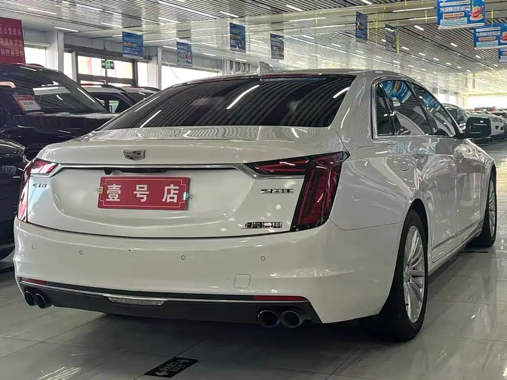 CADILLAC CT6