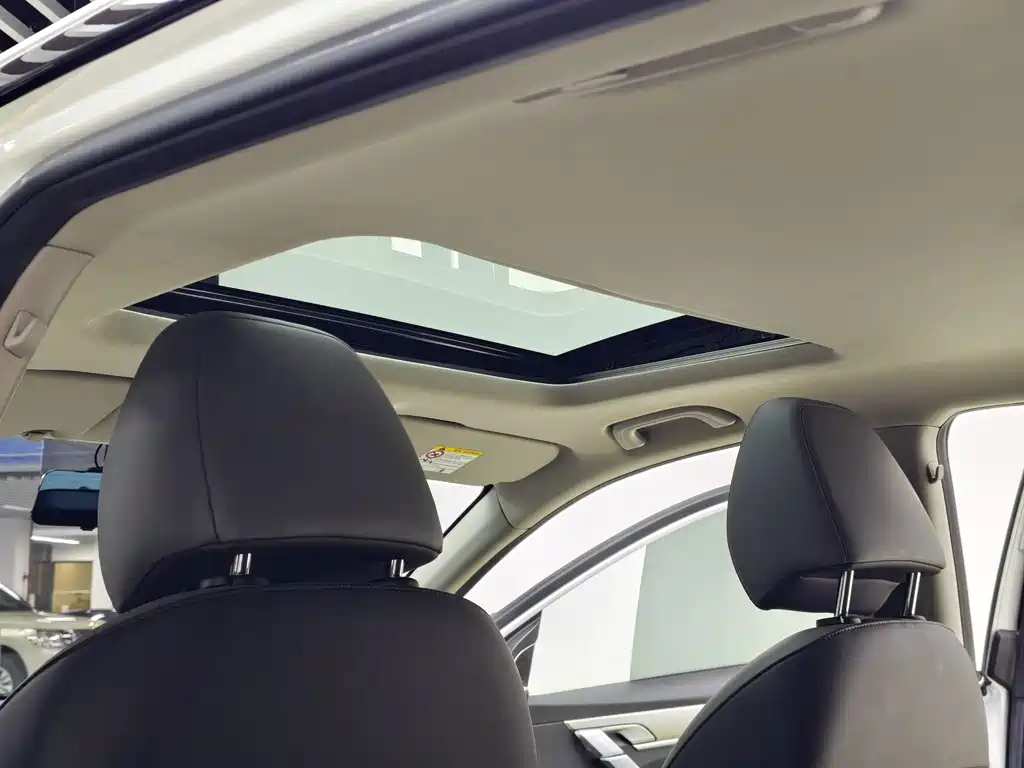 Geely Binyue — миниатюра 12