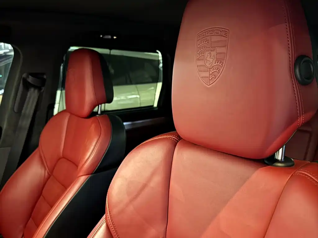 Porsche Cayenne — миниатюра 8