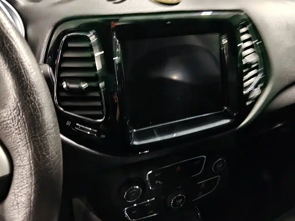 Jeep Compass — миниатюра 13