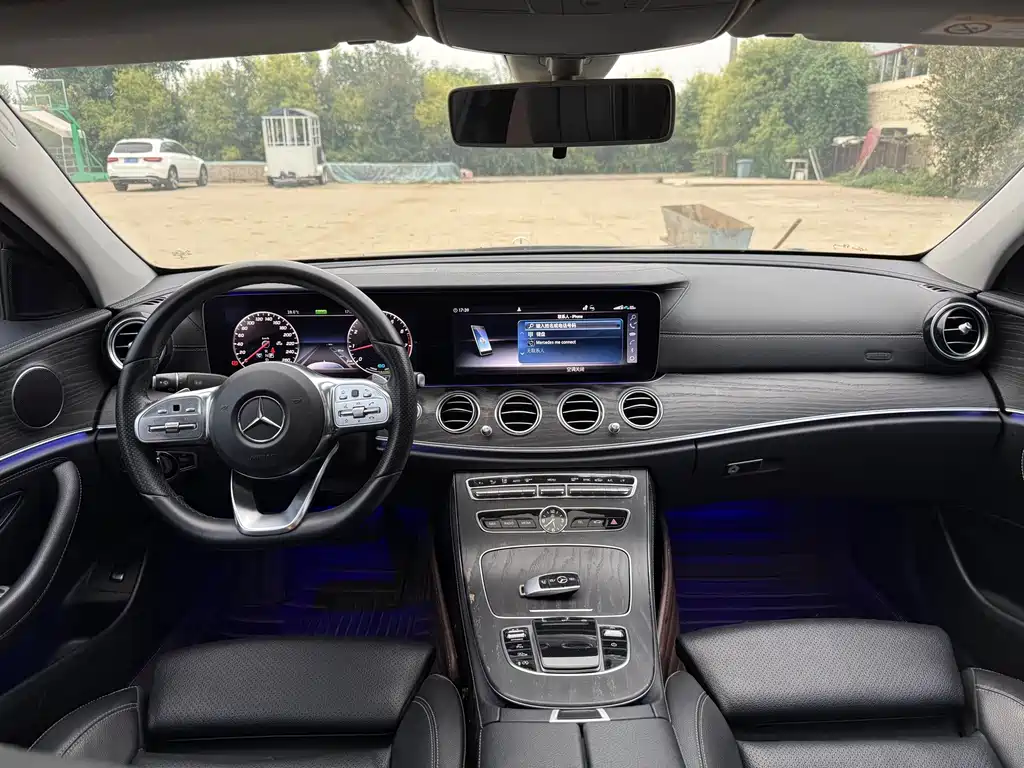 Mercedes-Benz E-Class — миниатюра 10