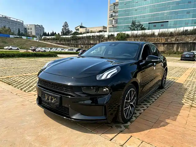 2021 Lynk & Co 03