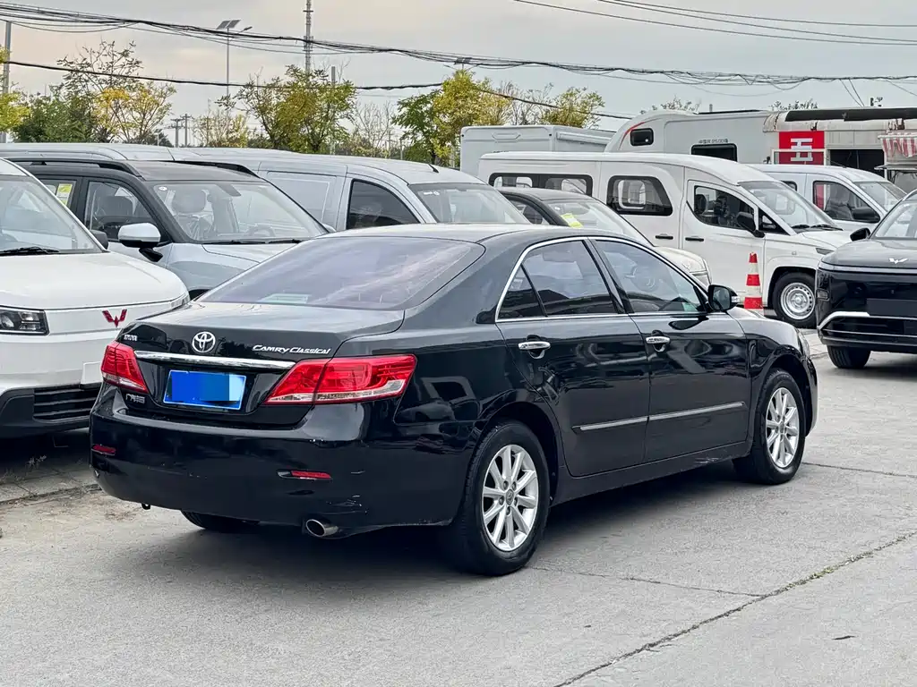 Toyota Camry — миниатюра 4