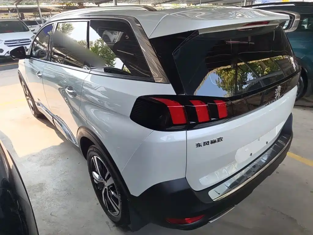 Peugeot 5008 — миниатюра 5