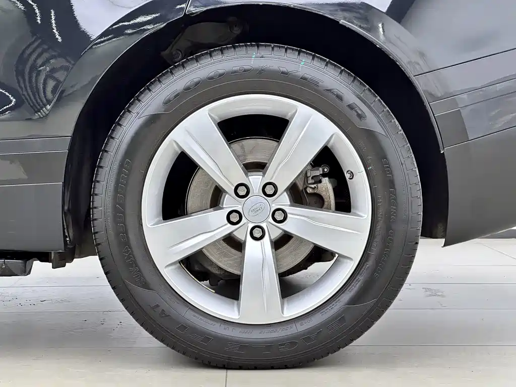 Land Rover Velar — миниатюра 10