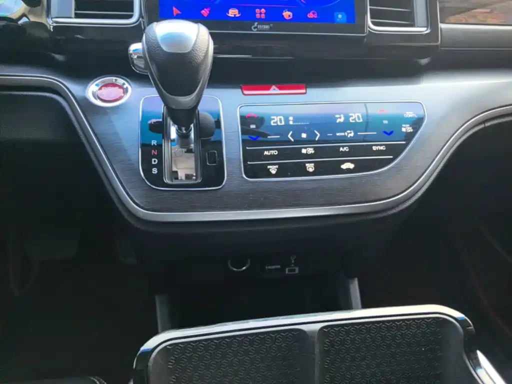 Honda Elysion — миниатюра 14