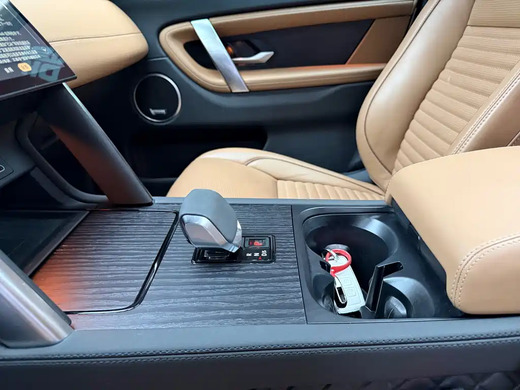 Land Rover Discovery Sport — миниатюра 27