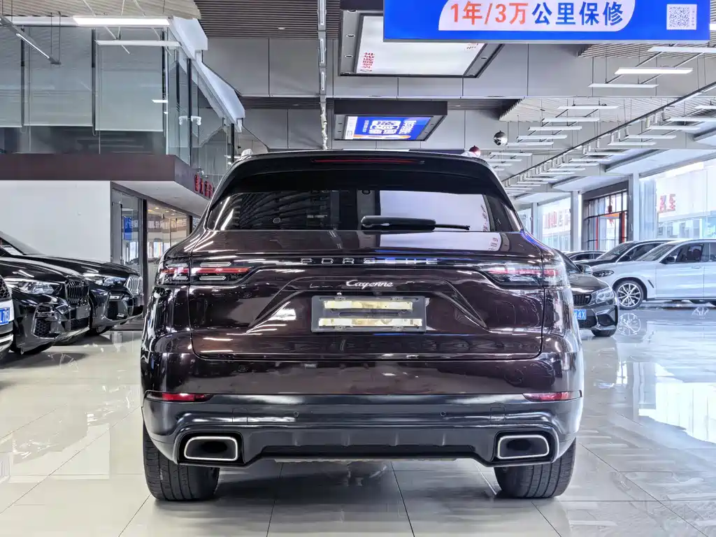 Porsche Cayenne — миниатюра 12