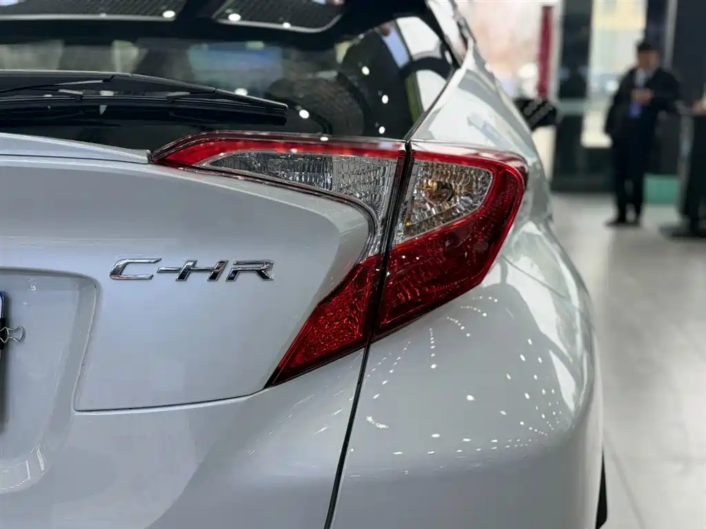 TOYOTA C HR