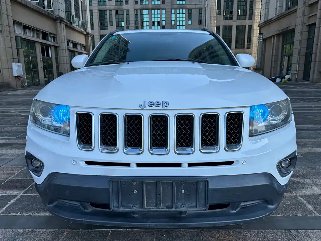 Jeep Compass (Import) — миниатюра 2