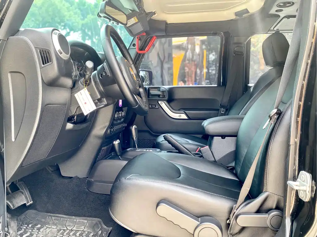 Jeep Wrangler — миниатюра 4