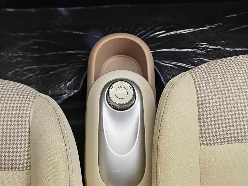 Wuling MINIEV — миниатюра 13