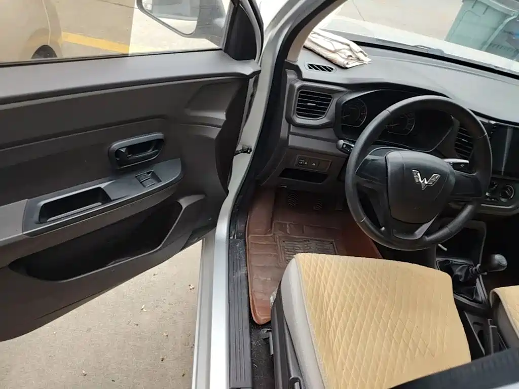 Wuling Hongguang V — миниатюра 16