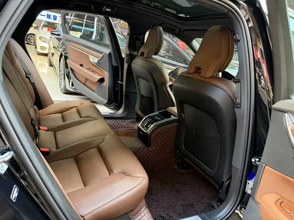 Volvo S90 — миниатюра 22