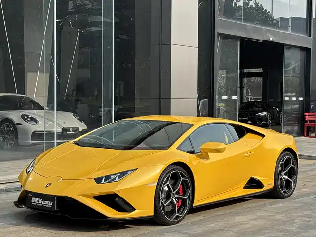 LAMBORGHINI HURACÁN