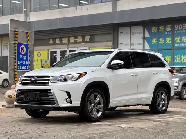 TOYOTA HIGHLANDER
