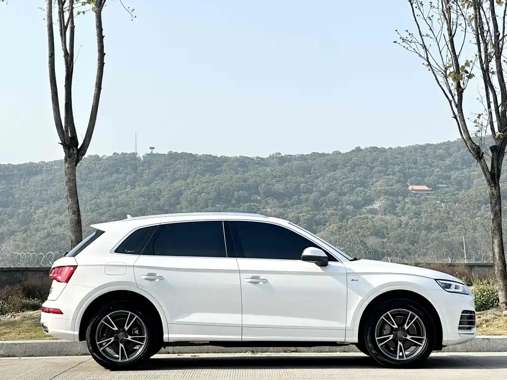 Audi Q5L — миниатюра 7