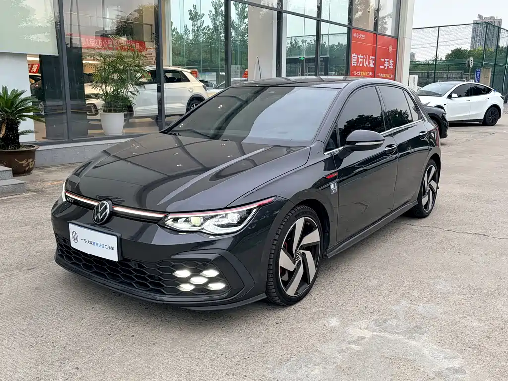 Volkswagen Golf GTI