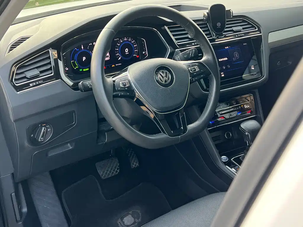 Volkswagen Tiguan L PHEV — миниатюра 4