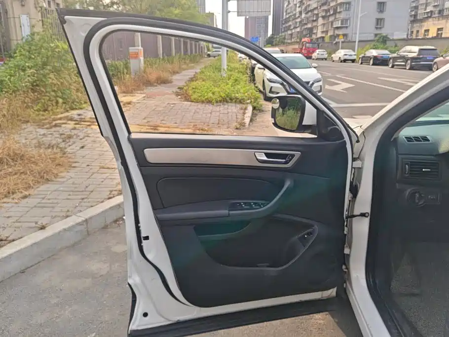 Qoros Qoros 5 — миниатюра 7