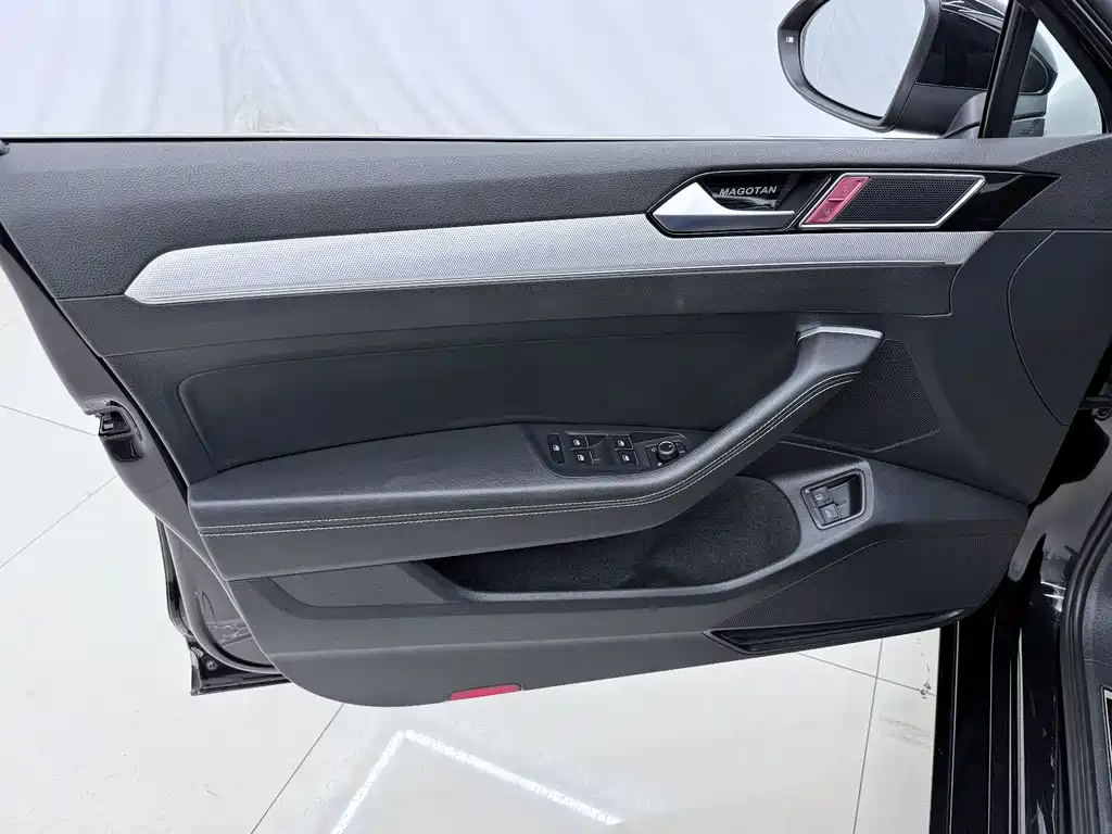 Volkswagen Magotan PHEV — миниатюра 16
