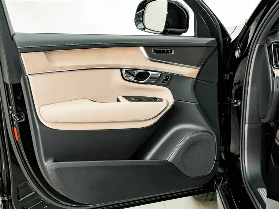 Volvo XC90 PHEV Facelift T8 Smart Vision Luxury Edition 7 seats, фото 17