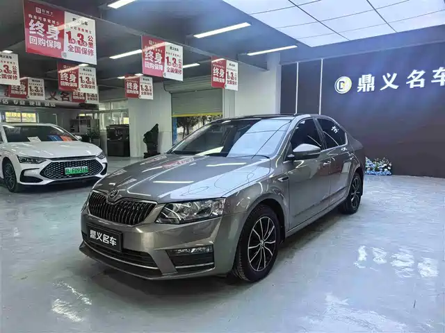 SKODA OCTAVIA 2016