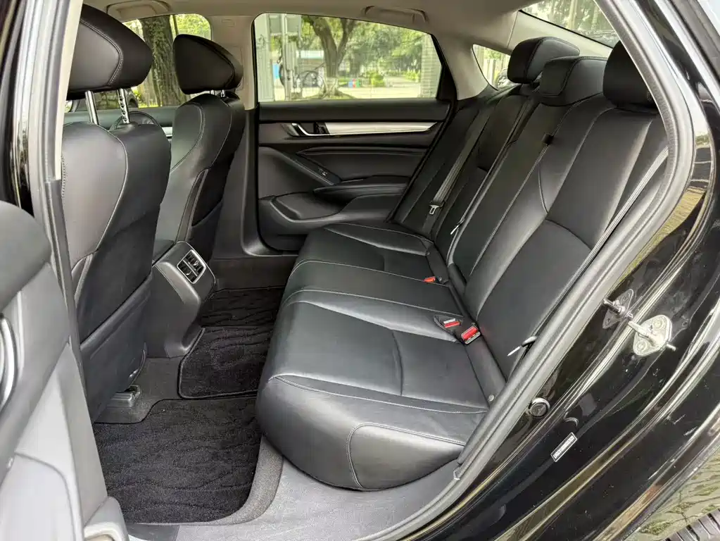 Honda Accord — миниатюра 7