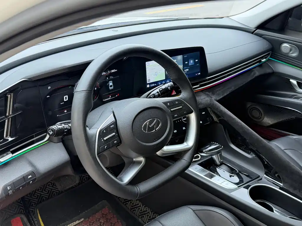 Hyundai Elantra — миниатюра 5