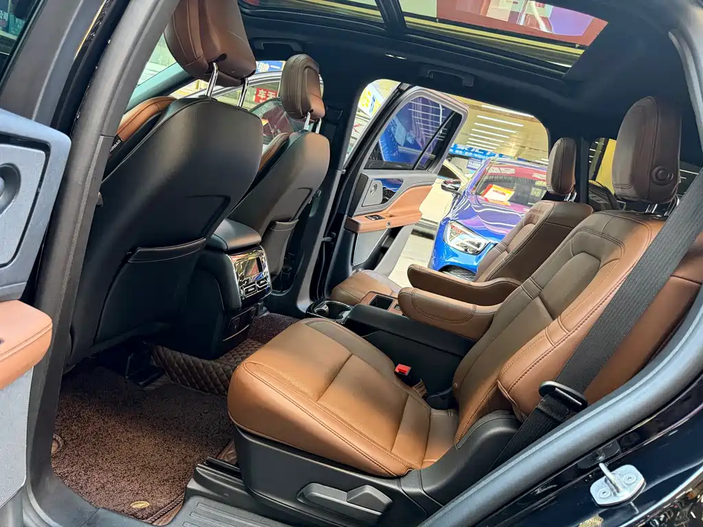 Lincoln Aviator — миниатюра 15