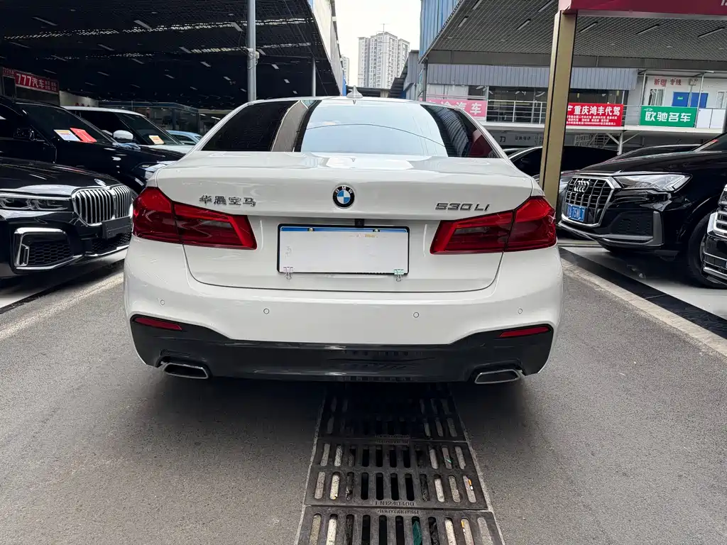 BMW 5 Series — миниатюра 6
