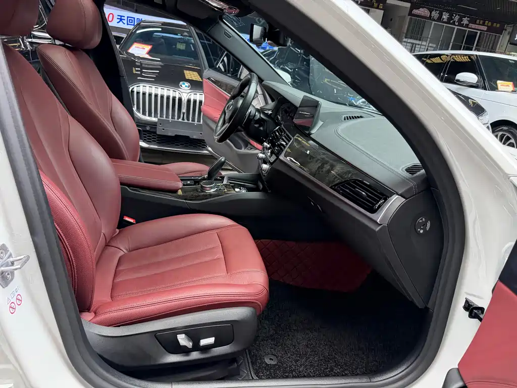 BMW 5 Series — миниатюра 24