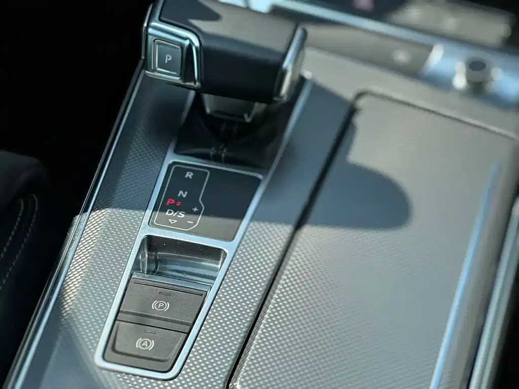 Audi A6L New Energy — миниатюра 6