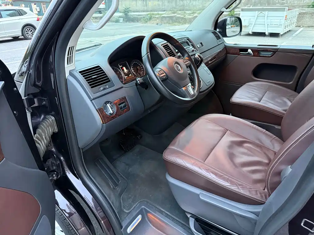 Volkswagen Multivan — миниатюра 8