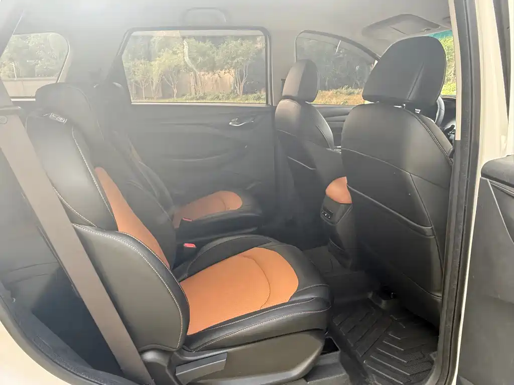 Wuling Hongguang S3 — миниатюра 16