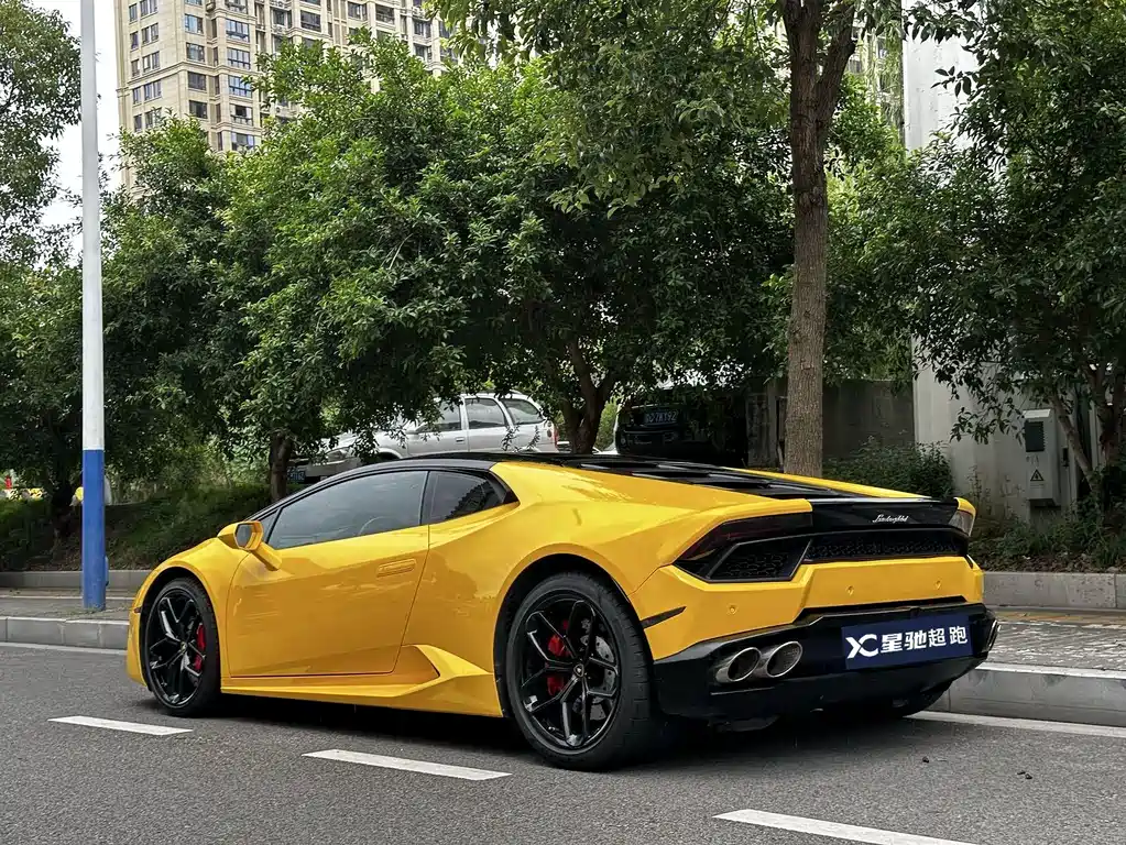 LAMBORGHINI HURACÁN